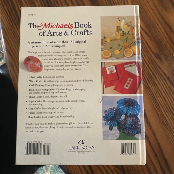 The Michaels Book of Arts and Crafts. 528 pages! - Picture 4 of 5